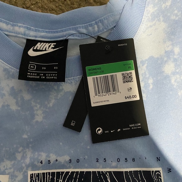 Nike Women’s Sportswear Essential - Picture 11 of 11